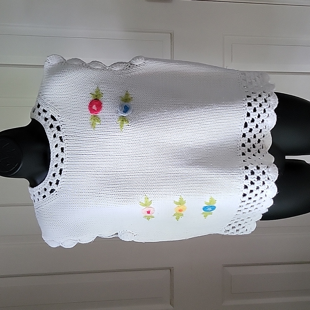 Womens Crochet knitted cottagecore Floral Detail Sleeveless vest sz M